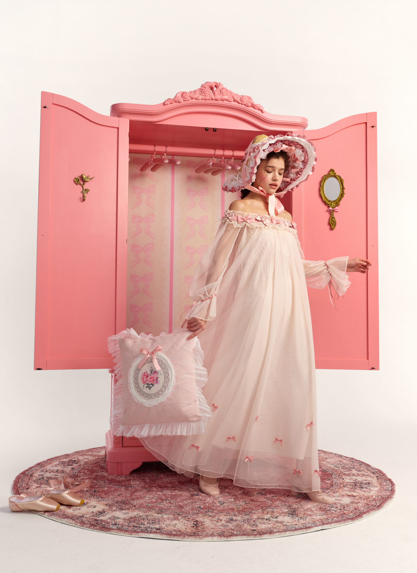 Concerto with bow pink smock