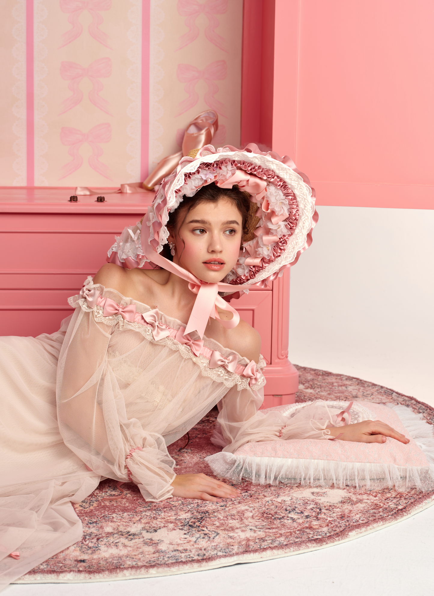 Concerto with bow pink smock